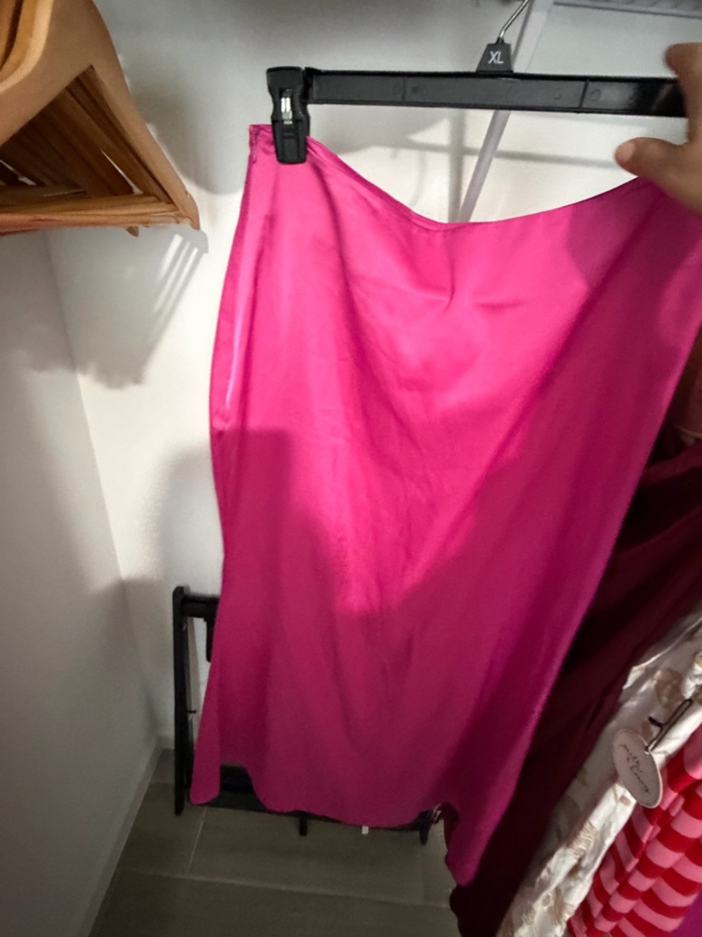 Women’s Fuchsia Satin Midi Skirt